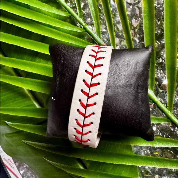 Plunder Red and White Baseball Stitch Bracelet - Picture 2 of 6